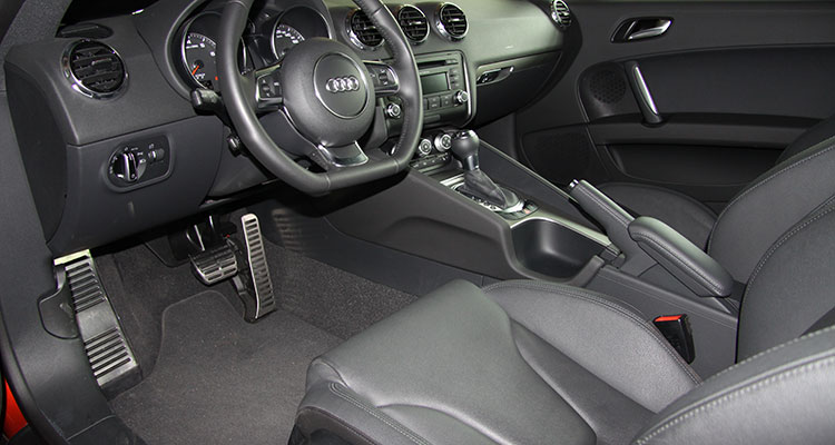 Audi(奥迪) TT 2011款 2.0TFSI 手自一体双离合
